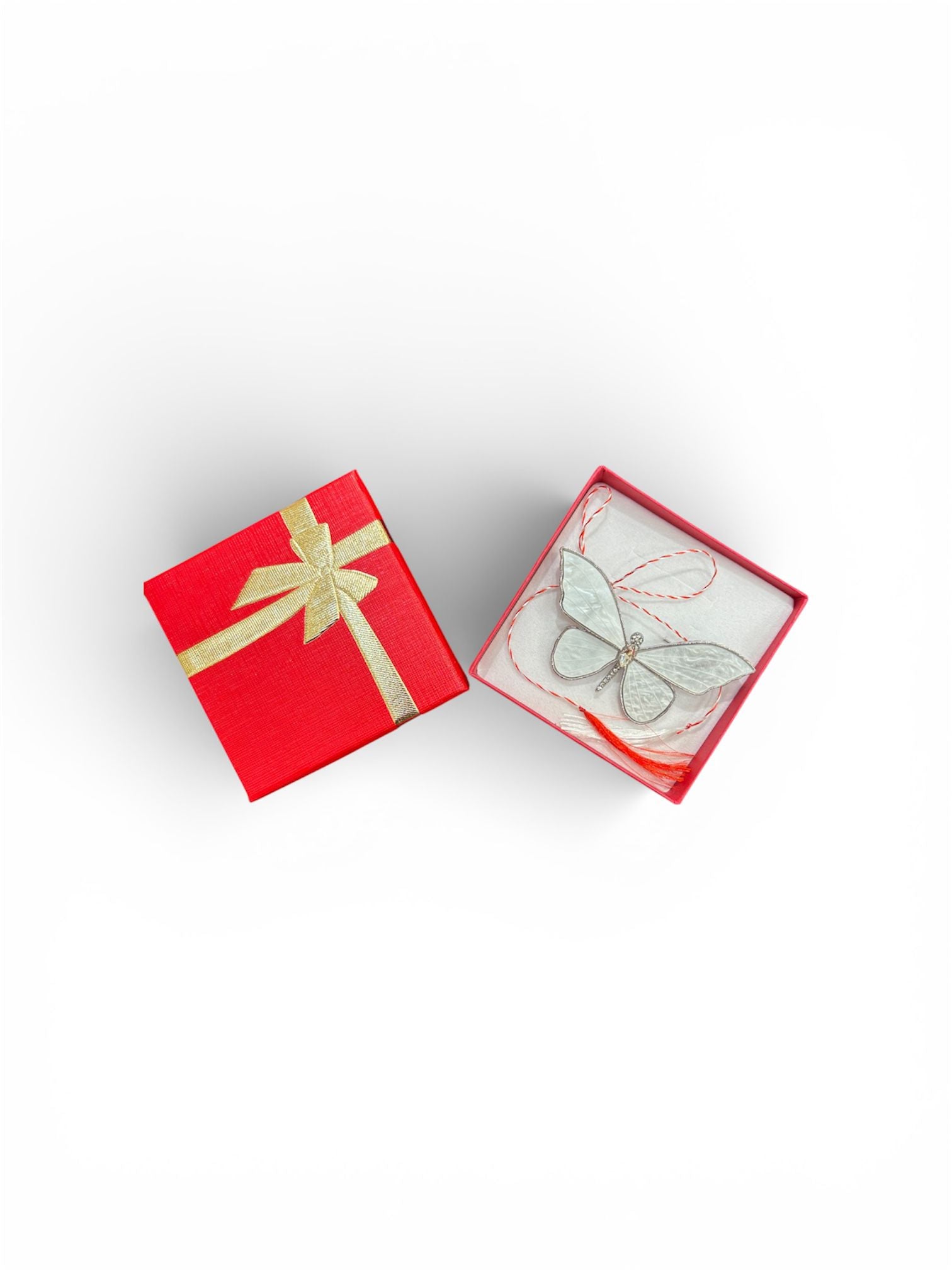 Martisor brosa, design fluturas alb cu strasuri, 6 cm