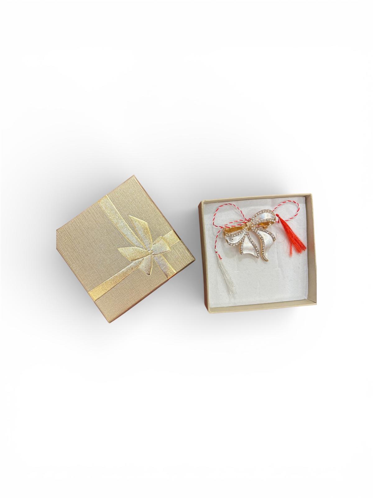 Martisor Brosa in cutie, design funda cu strasuri, 3,5 cm